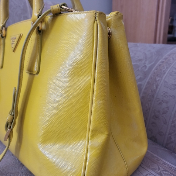 (SOLD)Authentic Prada Galleria Saffiano Leather two way bag - Picture 6 of 16